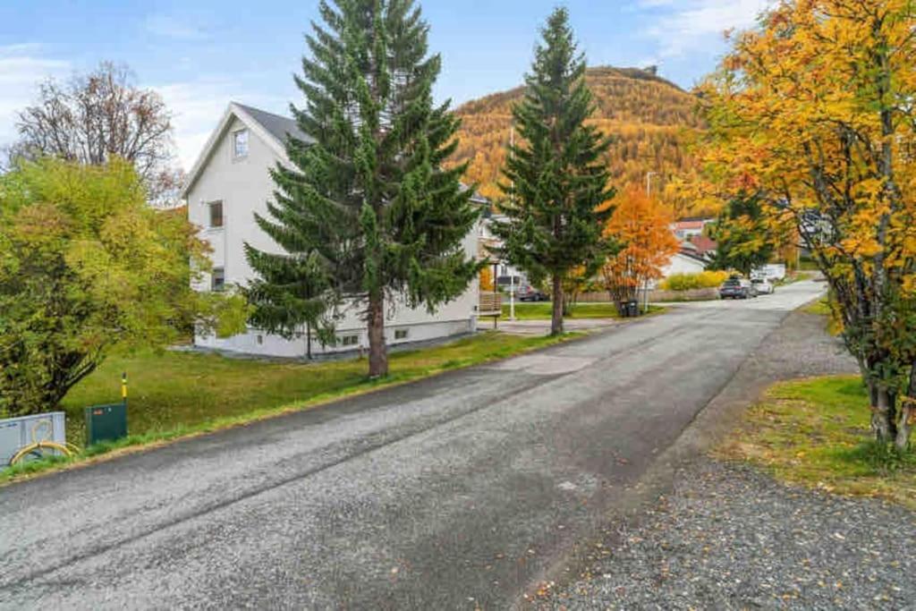 Fin Leilighet I Tromsdalen. Διαμέρισμα Τρόμσο Εξωτερικό φωτογραφία